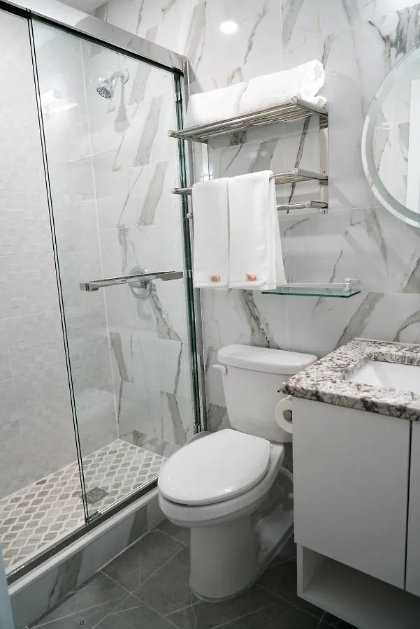 Starlight Hotel Near Lga Airport Нью-Йорк США
